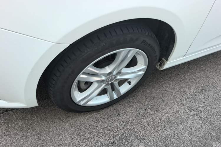 Used Bestune B30 2016 1.6L Automatic Luxury Model Left Front Wheel Hub