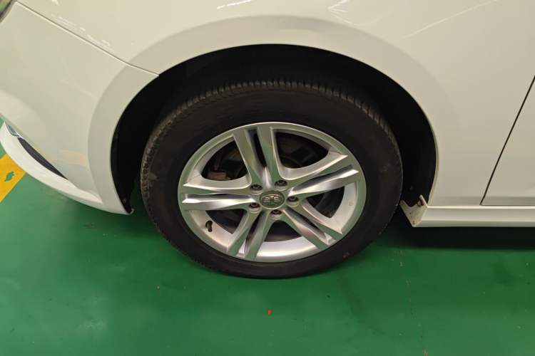 Used Bestune B30 2016 1.6L Automatic Luxury Model Left Front Wheel Hub