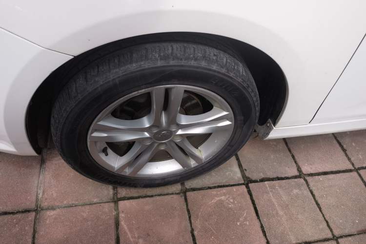Used Bestune B30 2016 1.6L Automatic Luxury Model Left Front Wheel Hub