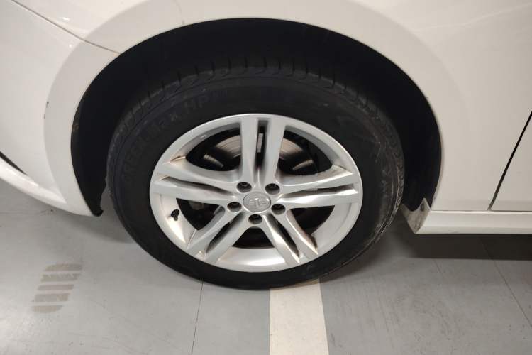 Used Bestune B30 2016 1.6L manual luxury version Left Front Wheel Hub
