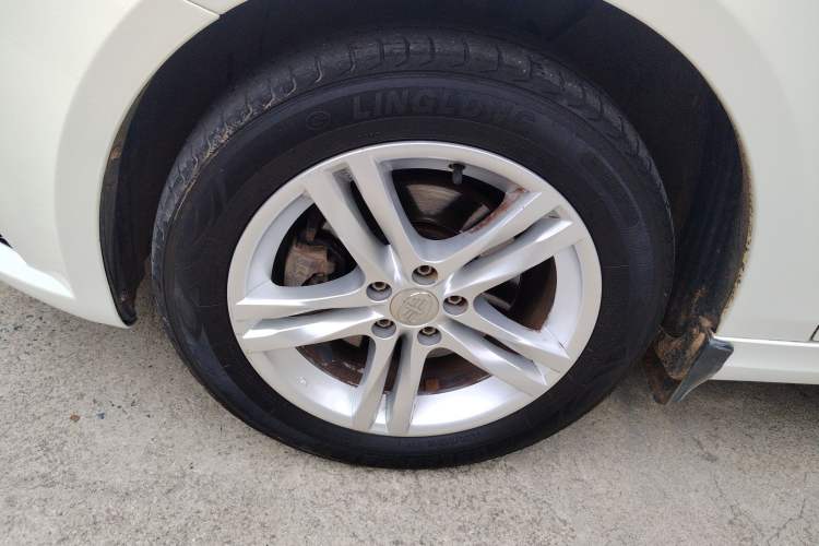 Used Bestune B30 2016 1.6L Automatic Luxury Model Left Front Wheel Hub