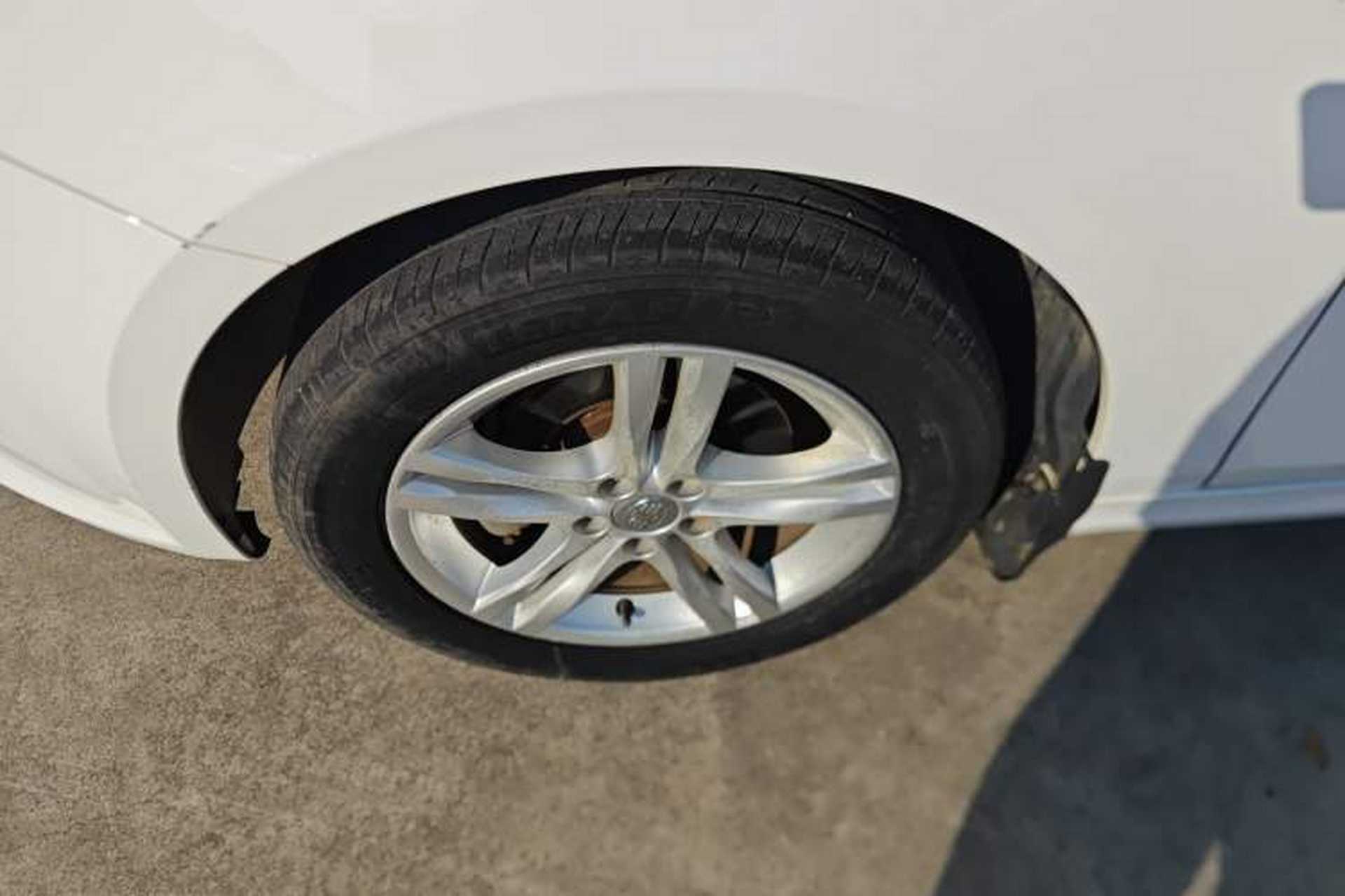Used Bestune B30 2016 1.6L Automatic 10th Anniversary Edition Left Front Wheel Hub