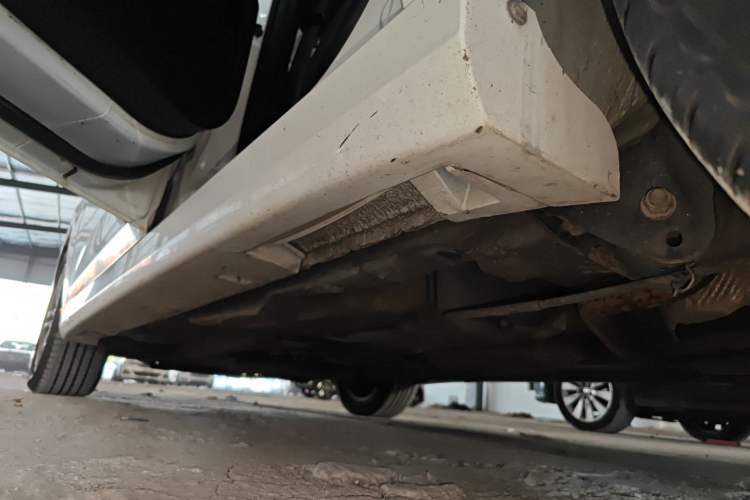 Used Bestune B30 2016 1.6L Automatic 10th Anniversary Edition Left Side Sill