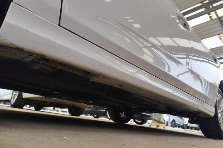 Used Bestune B30 2016 1.6L manual luxury version Left Side Sill