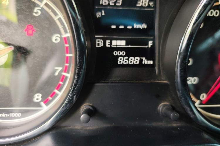 Used Bestune B30 2016 1.6L manual luxury version Odometer Close Up