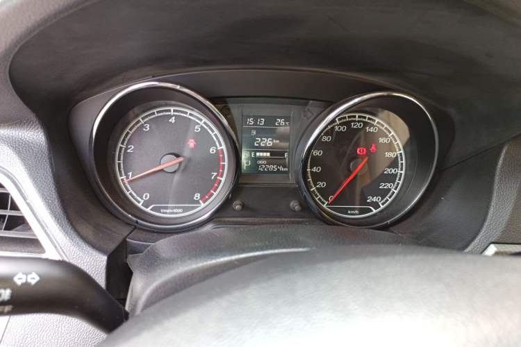 Used Bestune B30 2016 1.6L Automatic Luxury Model Odometer Close Up