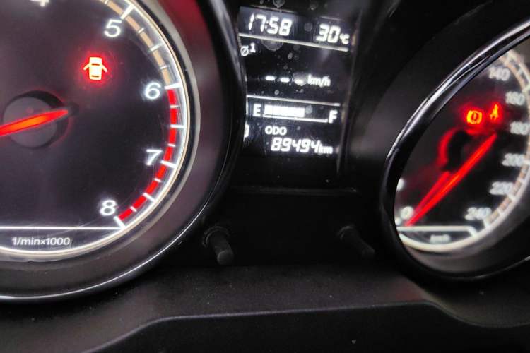 Used Bestune B30 2016 1.6L Automatic Premium Edition Odometer Close Up