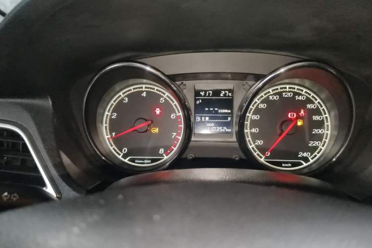 Used Bestune B30 2016 1.6L manual luxury version Odometer Close Up