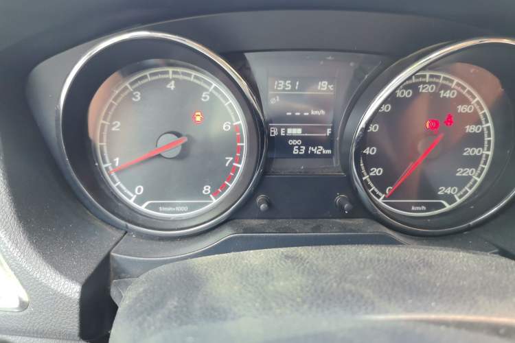 Used Bestune B30 2016 1.6L manual luxury version Odometer Close Up