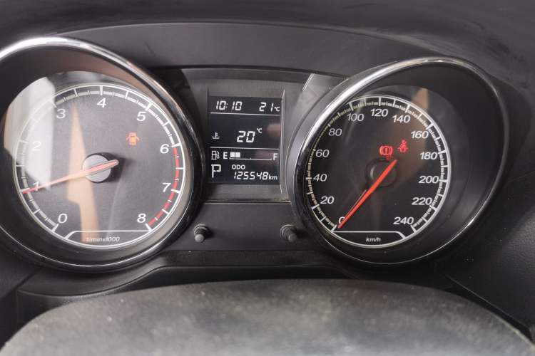 Used Bestune B30 2016 1.6L Automatic Luxury Model Odometer Close Up