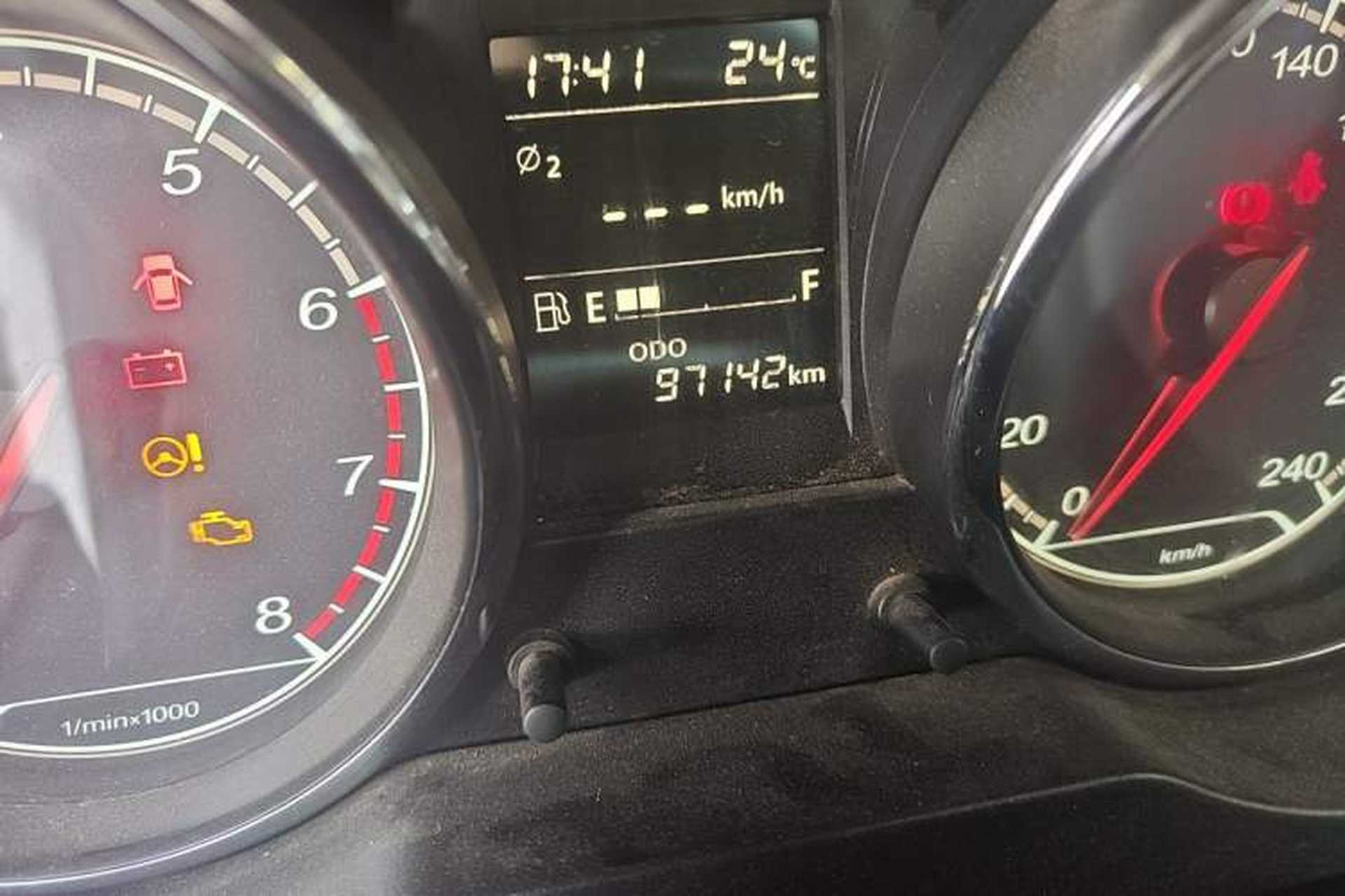 Used Bestune B30 2016 1.6L manual luxury version Odometer Close Up