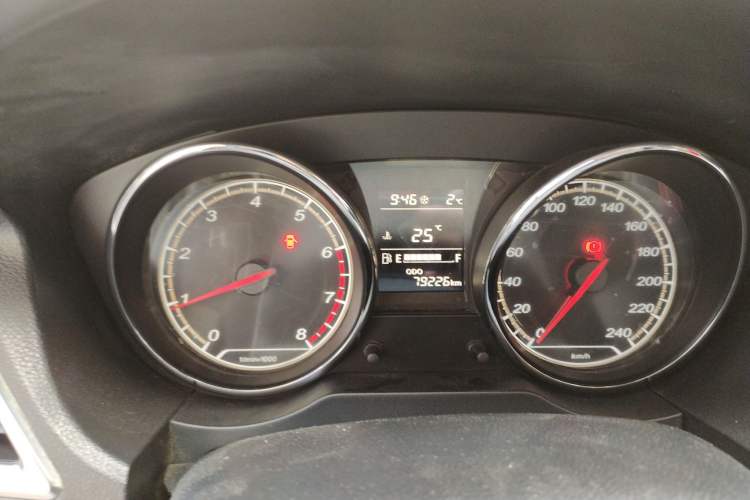 Used Bestune B30 2016 1.6L manual luxury version Odometer Close Up