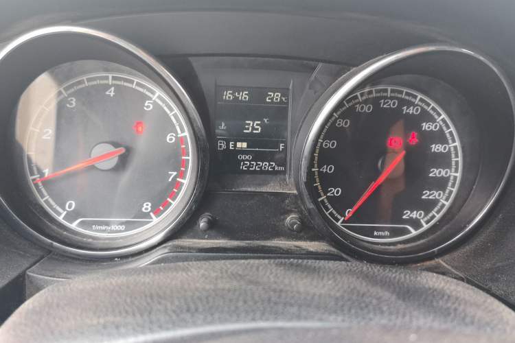 Used Bestune B30 2016 1.6L manual luxury version Odometer Close Up