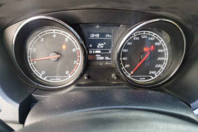 Used Bestune B30 2016 1.6L manual luxury version Odometer Close Up