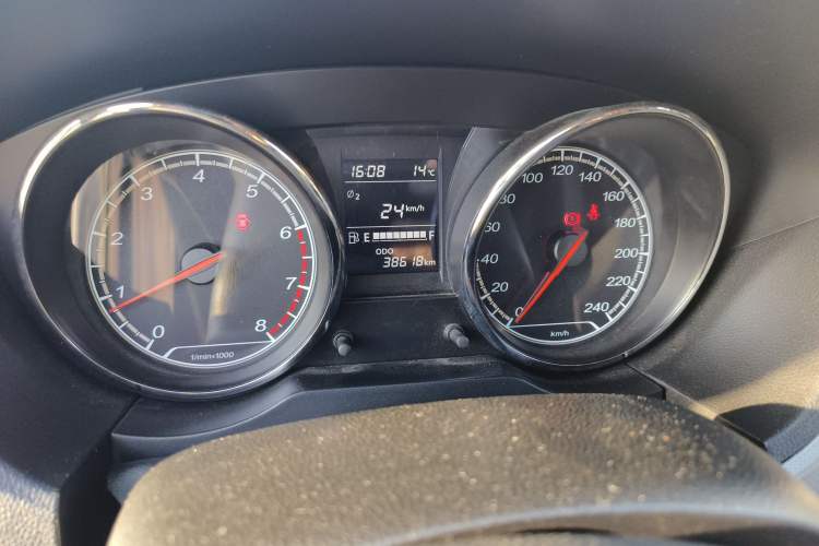 Used Bestune B30 2016 1.6L manual luxury version Odometer Close Up