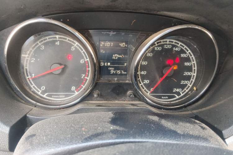 Used Bestune B30 2016 1.6L manual luxury version Odometer Close Up