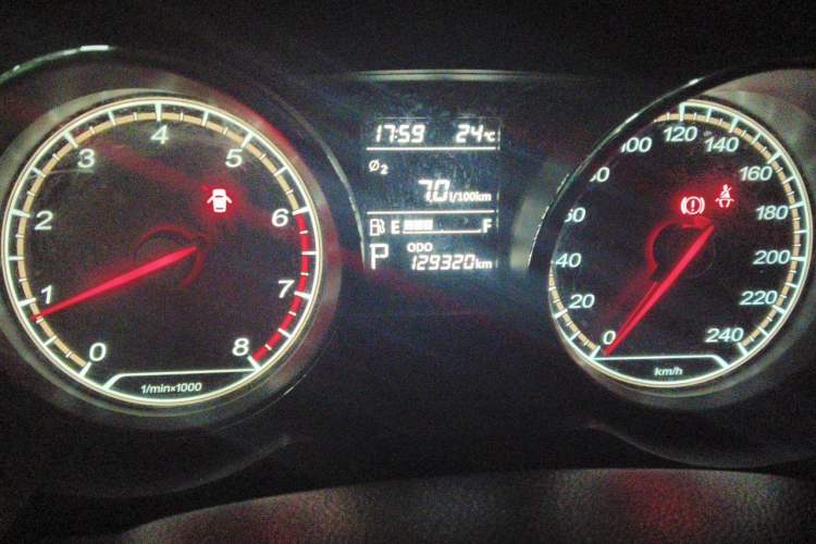Used Bestune B30 2016 1.6L Automatic 10th Anniversary Edition Odometer Close Up