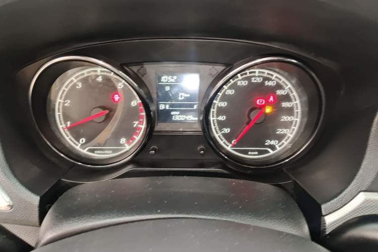 Used Bestune B30 2016 1.6L manual Comfort trim level Odometer Close Up