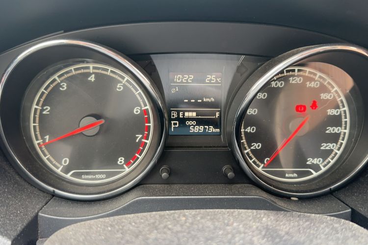Used Bestune B30 2016 1.6L Automatic Luxury Model Odometer Close Up