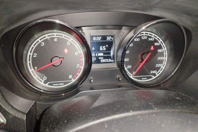 Used Bestune B30 2016 1.6L Automatic 10th Anniversary Edition Odometer Close Up