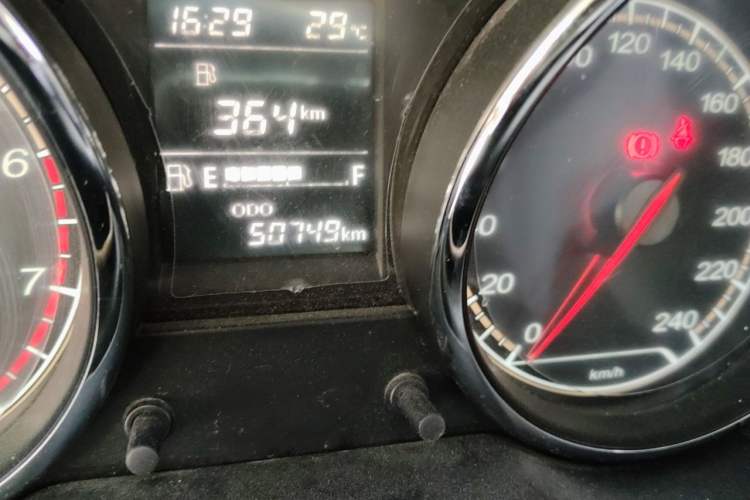 Used Bestune B30 2016 1.6L Manual Premium Edition Odometer Close Up