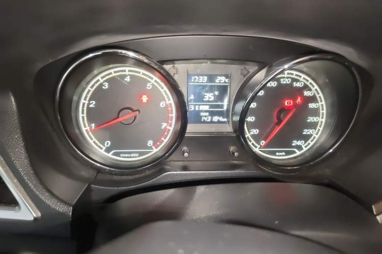 Used Bestune B30 2016 1.6L manual luxury version Odometer Close Up
