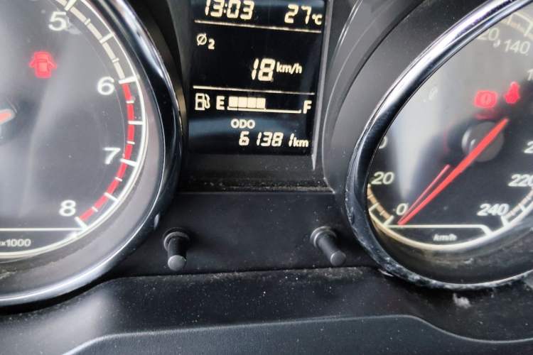 Used Bestune B30 2016 1.6L manual luxury version Odometer Close Up