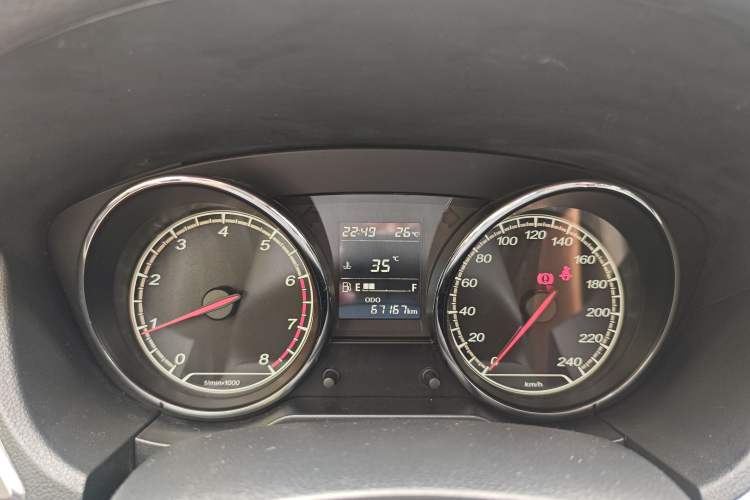Used Bestune B30 2016 1.6L manual Comfort trim level Odometer Close Up