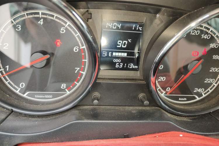 Used Bestune B30 2016 1.6L manual luxury version Odometer Close Up