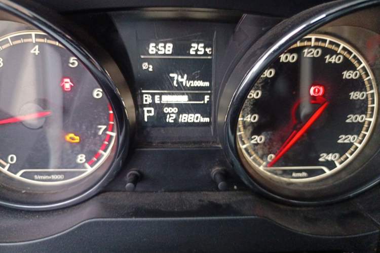 Used Bestune B30 2016 1.6L Automatic Luxury Model Odometer Close Up