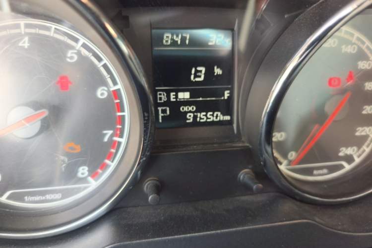 Used Bestune B30 2016 1.6L Automatic Luxury Model Odometer Close Up