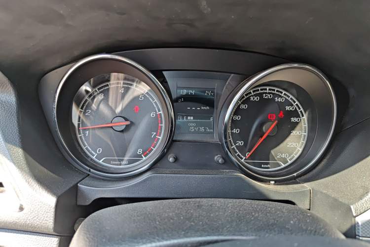 Used Bestune B30 2016 1.6L manual luxury version Odometer Close Up
