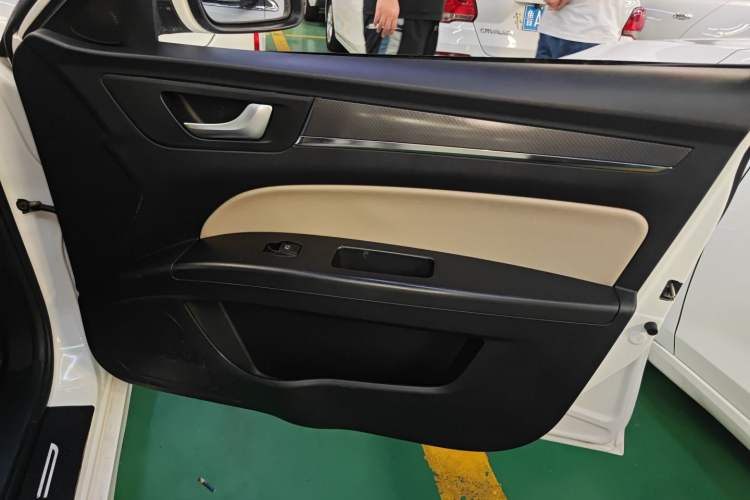 Used Bestune B30 2016 1.6L Automatic Luxury Model Right Front Door Interior