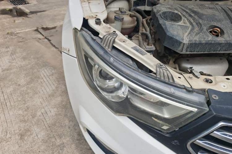 Used Bestune B30 2016 1.6L Automatic Premium Edition Right Front Headlight