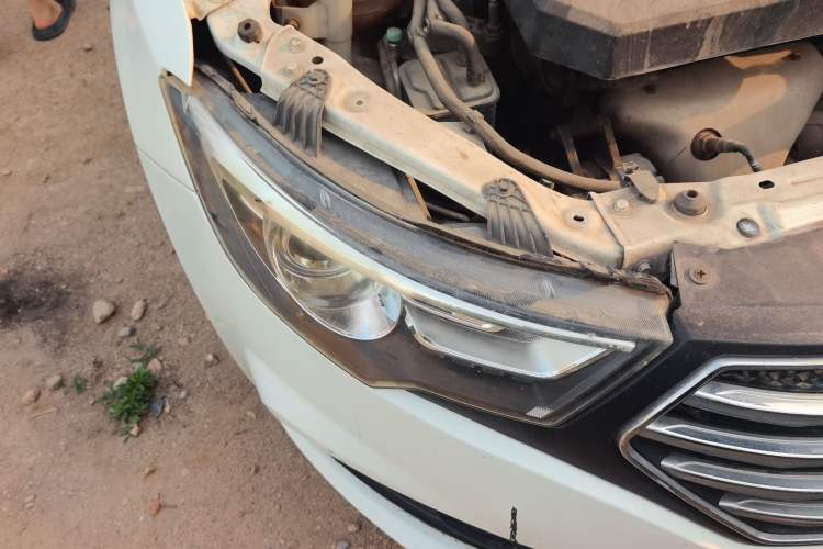 Used Bestune B30 2016 1.6L manual luxury version Right Front Headlight