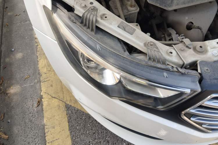 Used Bestune B30 2016 1.6L manual luxury version Right Front Headlight