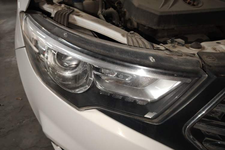 Used Bestune B30 2016 1.6L Automatic Luxury Model Right Front Headlight