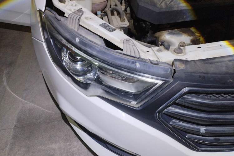 Used Bestune B30 2016 1.6L Automatic 10th Anniversary Edition Right Front Headlight
