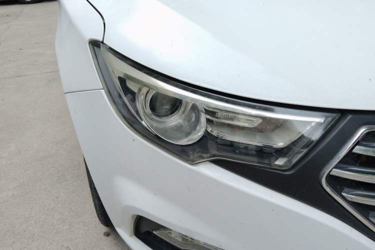 Used Bestune B30 2016 1.6L Manual Premium Edition Right Front Headlight