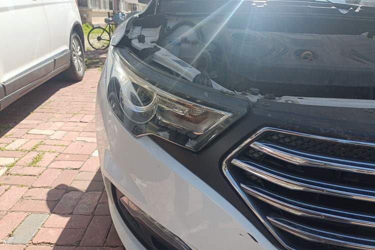 Used Bestune B30 2016 1.6L Automatic Luxury Model Right Front Headlight