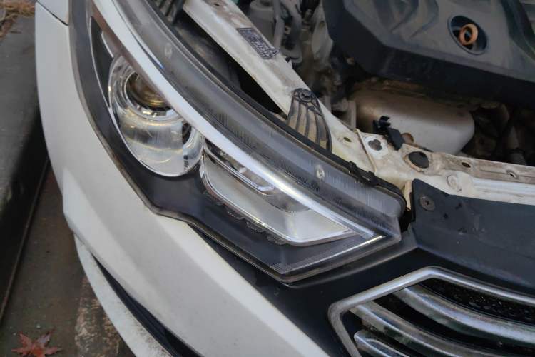 Used Bestune B30 2016 1.6L Automatic Luxury Model Right Front Headlight