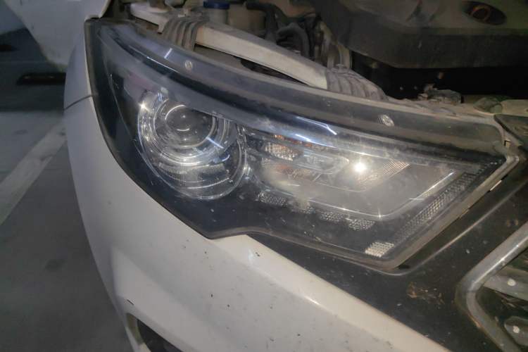 Used Bestune B30 2016 1.6L Automatic Luxury Model Right Front Headlight