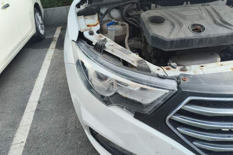 Used Bestune B30 2016 1.6L Automatic Premium Edition Right Front Headlight