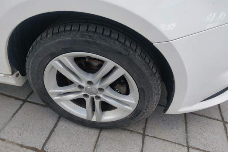 Used Bestune B30 2016 1.6L manual luxury version Right Front Wheel Hub