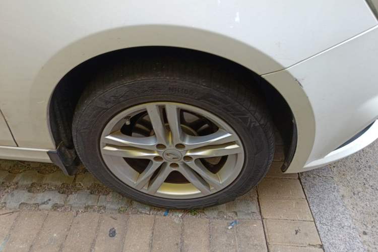 Used Bestune B30 2016 1.6L Automatic Luxury Model Right Front Wheel Hub