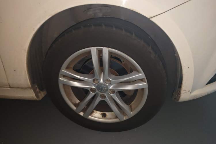 Used Bestune B30 2016 1.6L manual luxury version Right Front Wheel Hub
