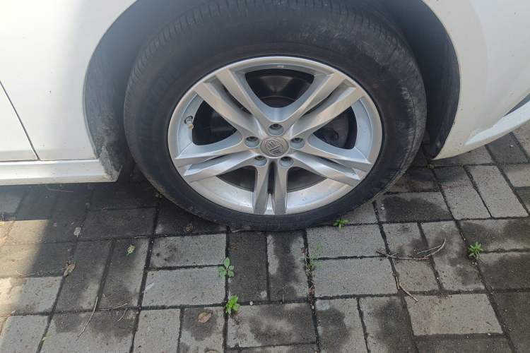 Used Bestune B30 2016 1.6L manual luxury version Right Front Wheel Hub