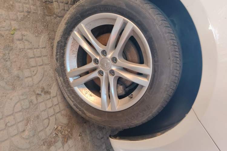 Used Bestune B30 2016 1.6L manual Comfort trim level Right Front Wheel Hub
