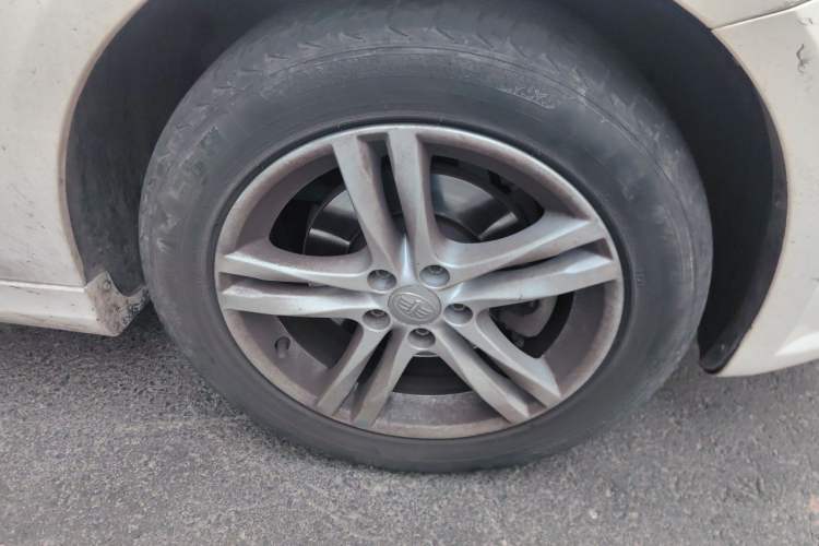 Used Bestune B30 2016 1.6L Automatic Premium Edition Right Front Wheel Hub