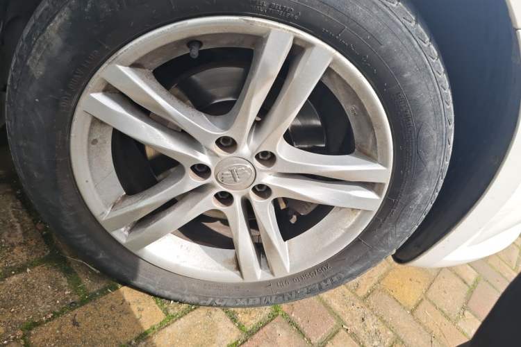 Used Bestune B30 2016 1.6L Automatic Luxury Model Right Front Wheel Hub